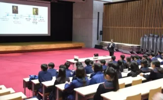 大学教授 出前講義の校内開催