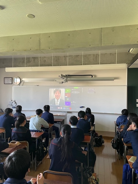 オンラインで始業式を行いました