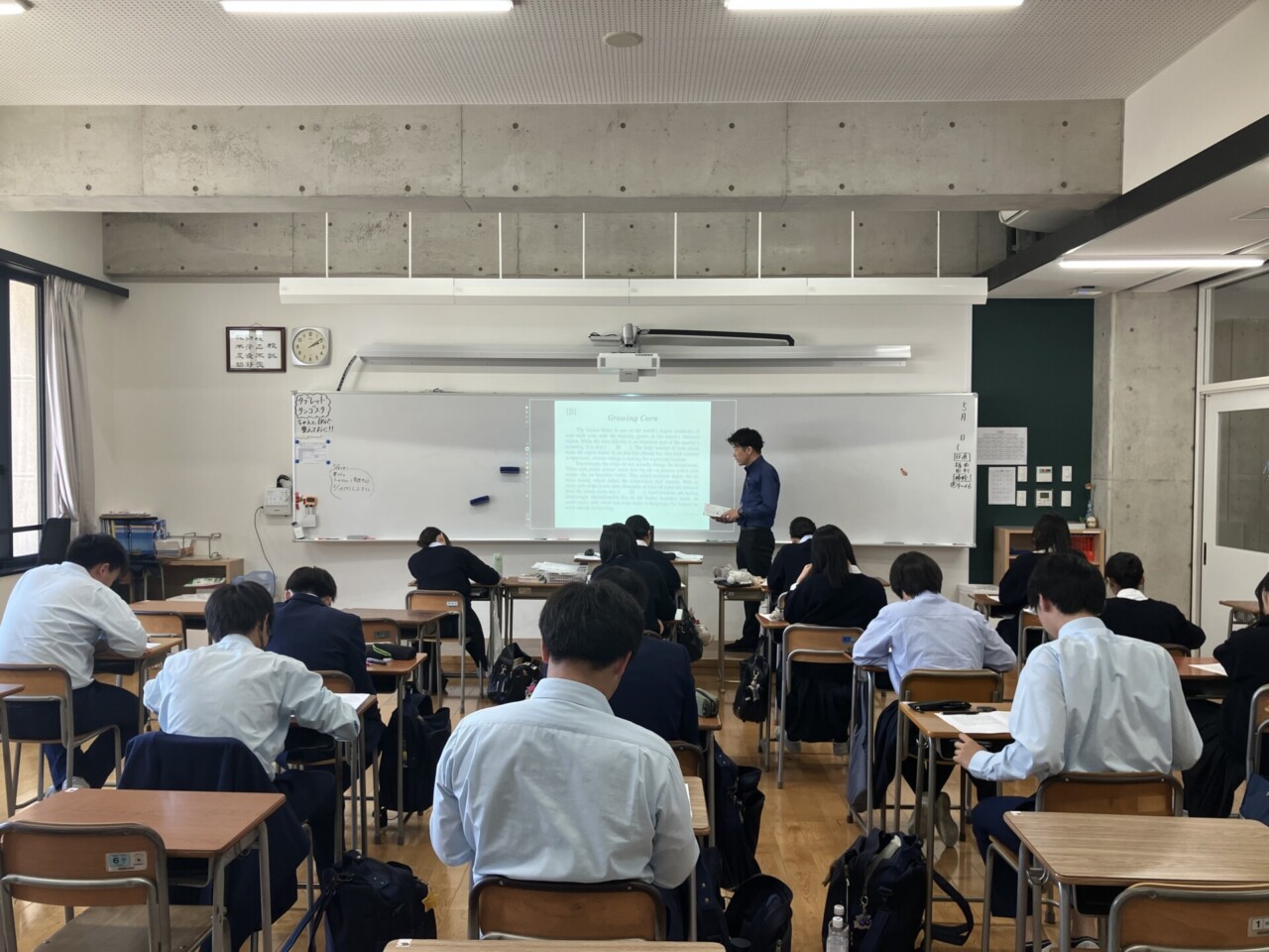 連休明けも熱気たっぷり！ 土曜午後の校内レポート