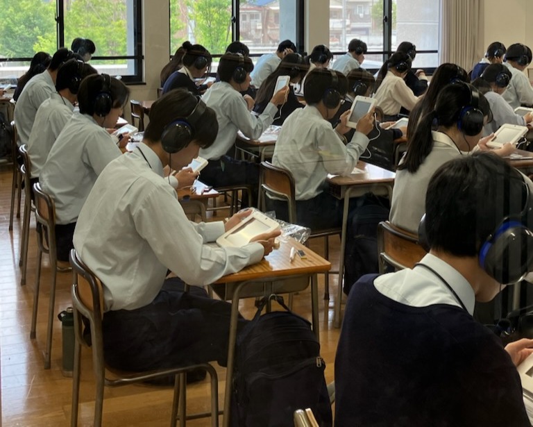 窓の外からそっと応援――GTECの試験風景