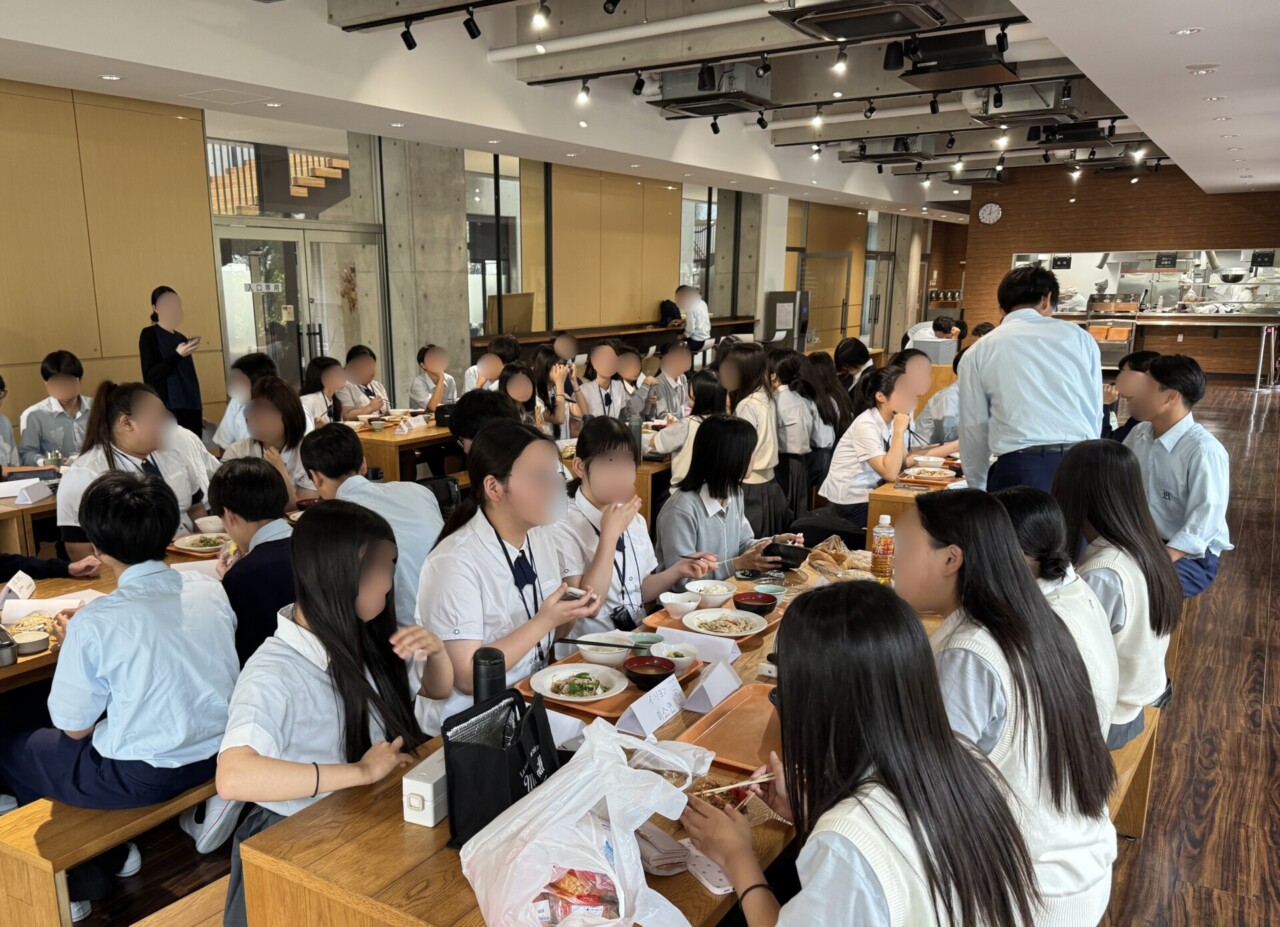 1年12組の生徒が韓国留学生をおもてなししました！