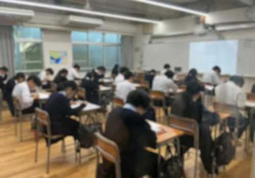 難しさに食らいつく、折り返しの試験